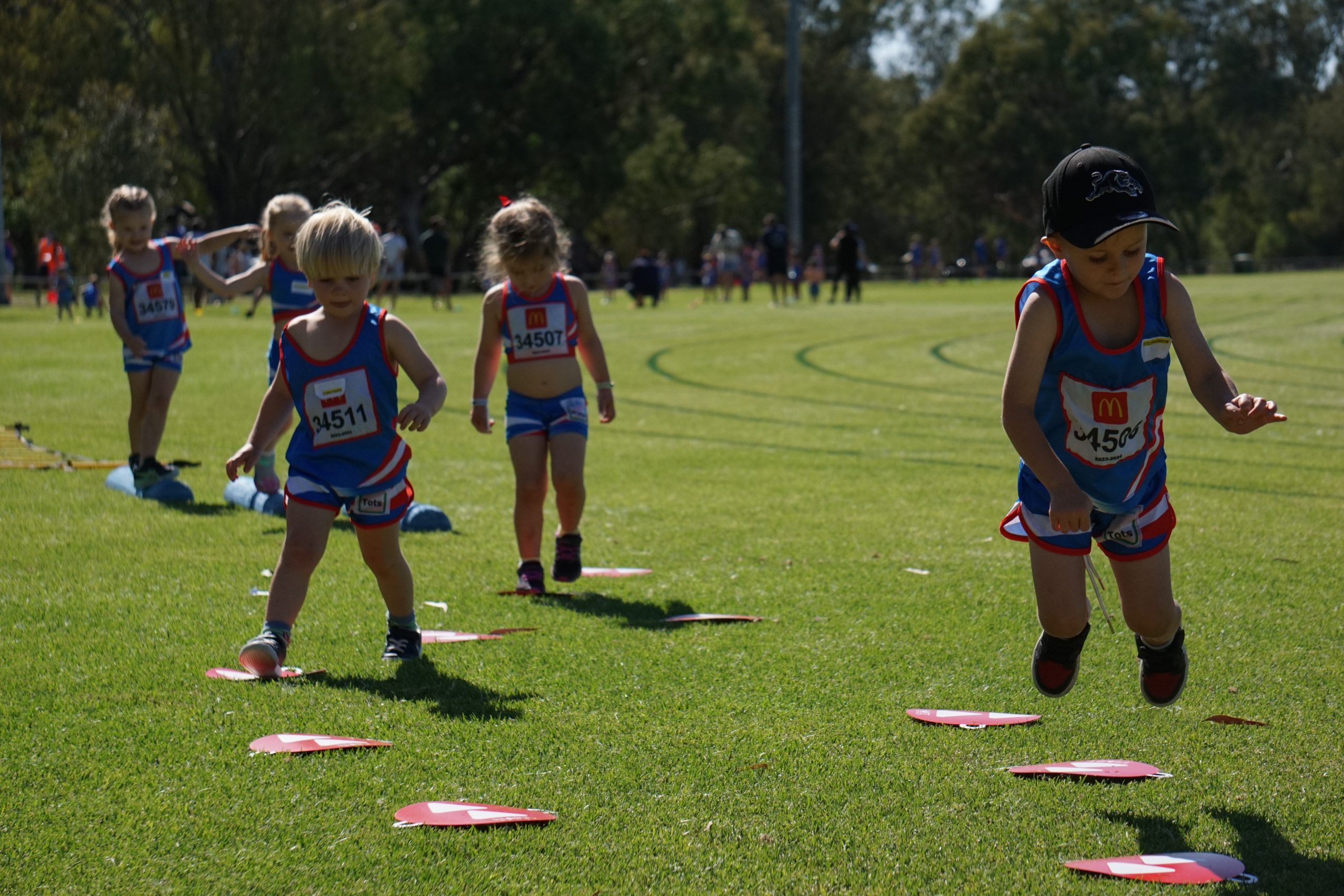 Gunnedah children test their athletic skills with Australian sprinter | Gallery