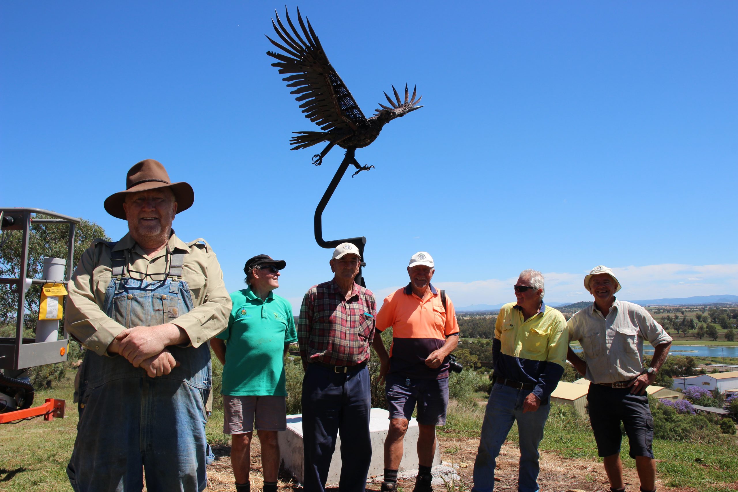 Eagle sculpture soars to new heights at Gunnedah’s Pensioners Hill