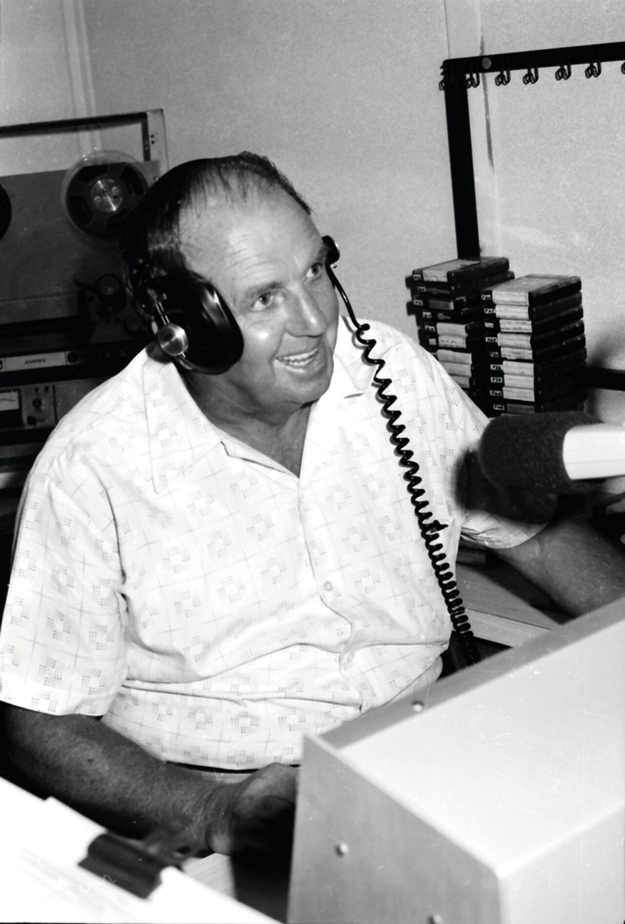 Les Charters, voice of sport and the Gunnedah Show