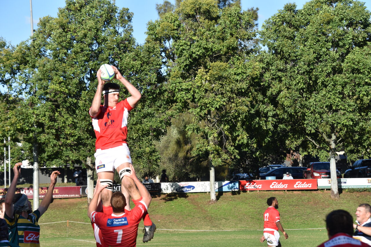 Red Devils survive Pirate threat at Tamworth