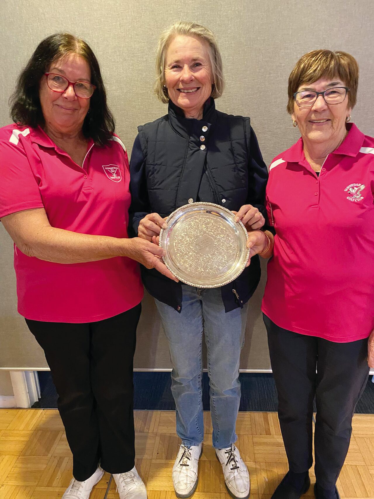 Golf team wins Thacker Salver