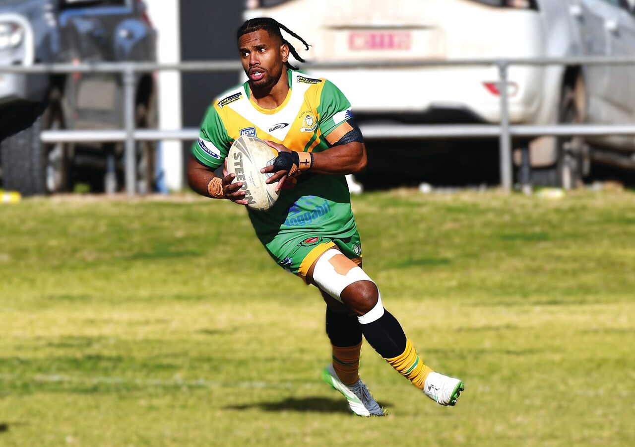 Kangaroos snatch late victory against Magpies