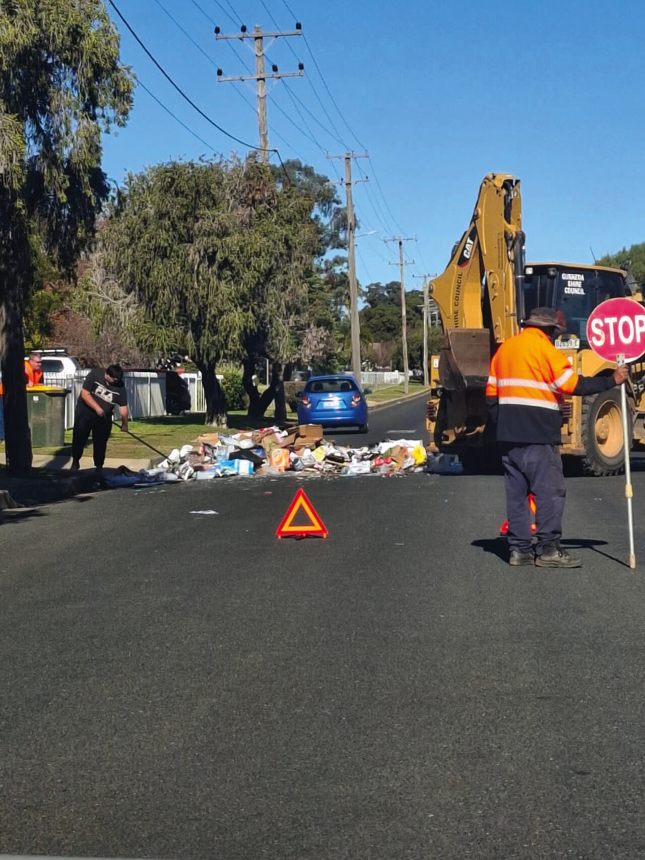 Clean up after rubbish spill in Gunnedah