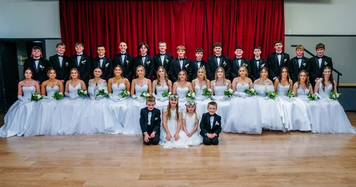 Swimming Gunnedah’s Deb of the Year Ball a stunning success